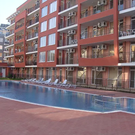 Bratanov Sunset Beach 4 Апартхотел