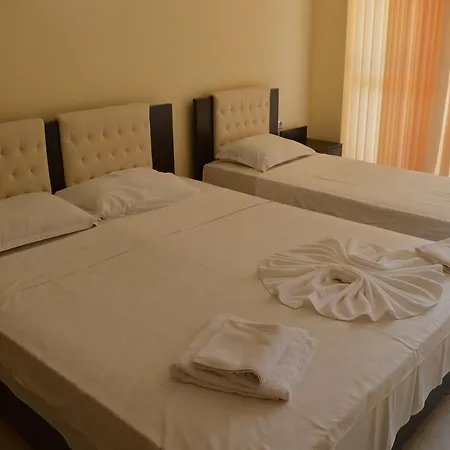 アパートホテル Bratanov Sunset Beach 4 *